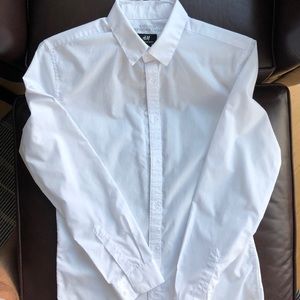 White casual summer button down shirt by H&M